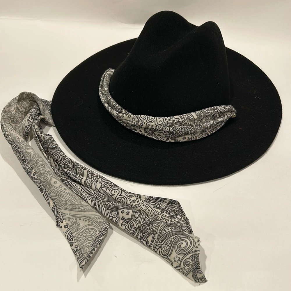 Wyeth felt hat, wool, black. With paisley scarf through silver eyelets